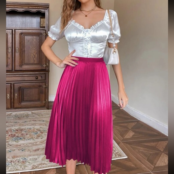 Luxe pleated midi skirt - Picture 2 of 12